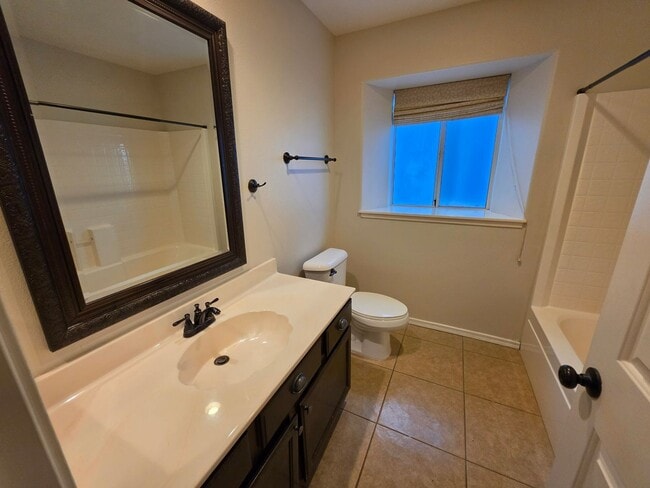 Building Photo - 2021 Lago Grande Cir