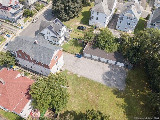 Building Photo - 26 Eastwood Ave