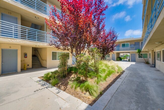 Interior - 6113 8th Ave