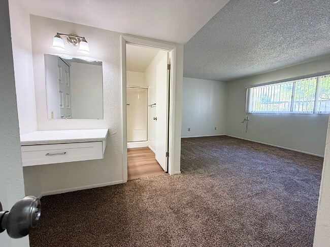Building Photo - Fully Remodeled Home in Prime Location – Move-In Ready!
