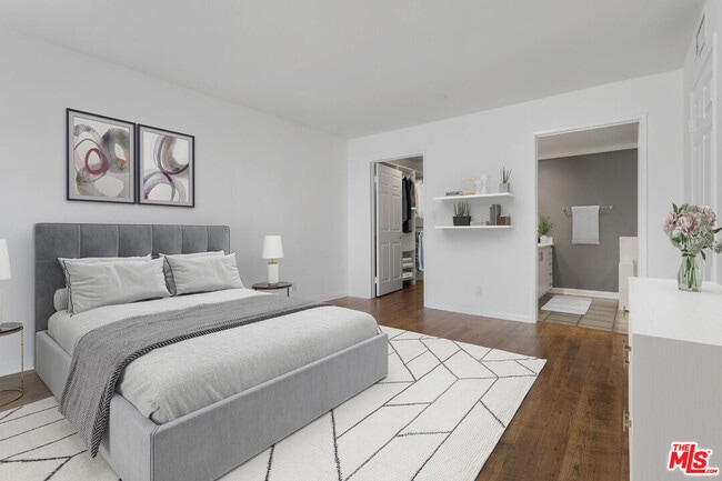 Building Photo - 12000 Goshen Ave