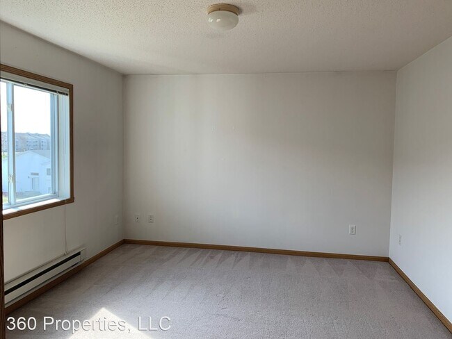 Building Photo - 4231 33rd Ave S