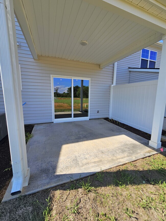 Building Photo - 1522 Yellowwood Ct