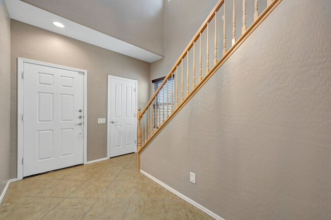 Building Photo - 3 Bedroom in Madeira Canyon!