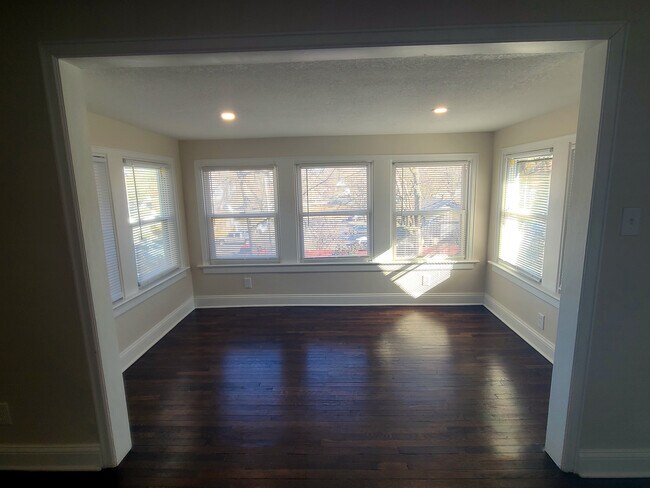 Building Photo - 5511 Lydia Ave