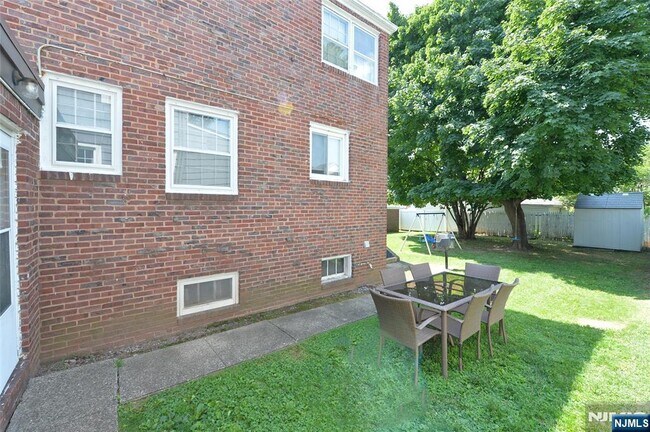 Building Photo - 968-972-972 Byron Ave