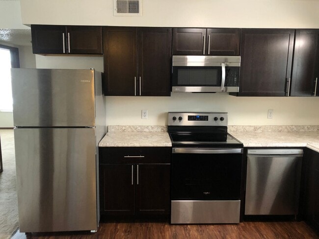 Building Photo - Central a/c & heating | Off-street parking | Close to downtown Golden