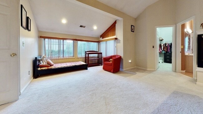 Building Photo - 445 Captain Eames Cir