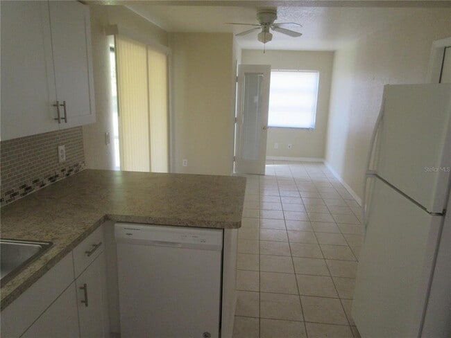 Building Photo - 979 Roseway Terrace NW