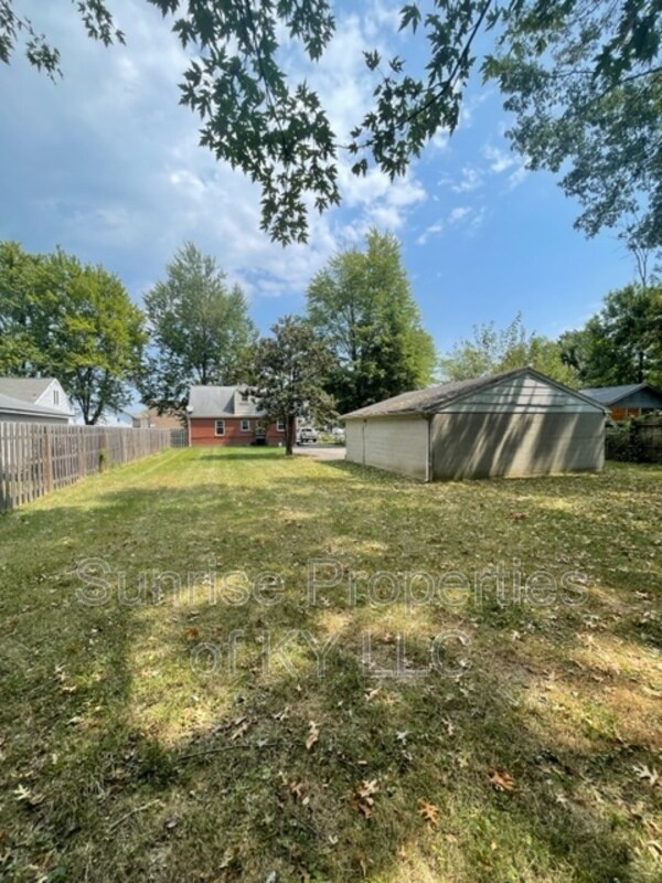 Building Photo - 4814 Westside Dr
