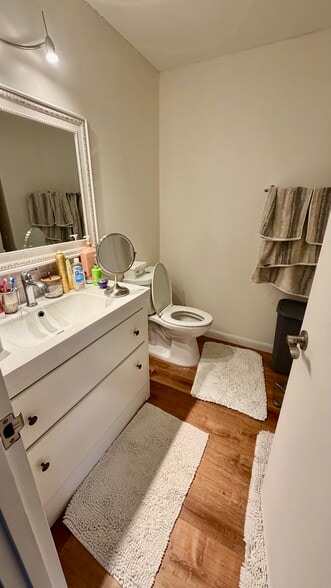 Building Photo - 1004 Paradise Rd