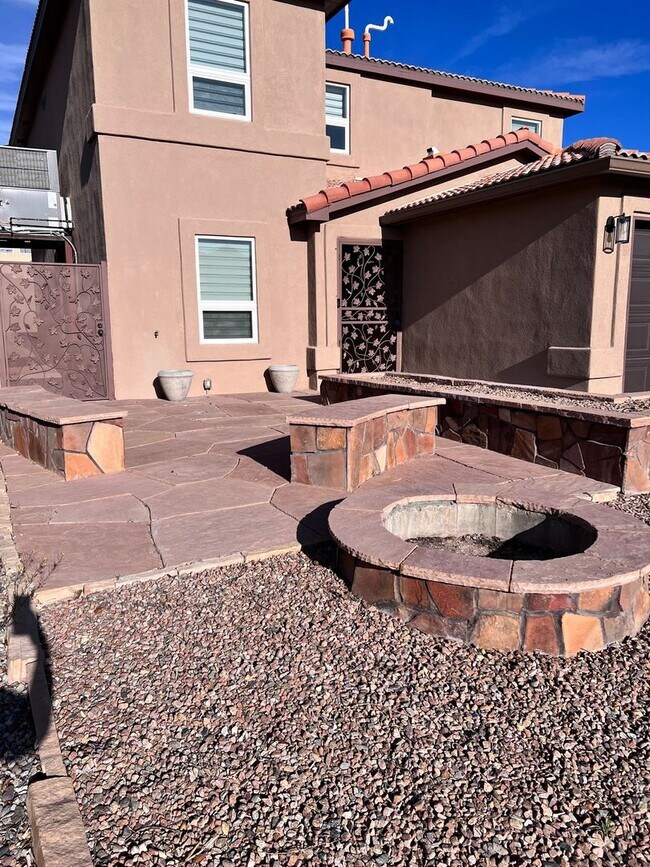 Building Photo - Wonderful remodeled 4 bedroom, 3 bathroom ...