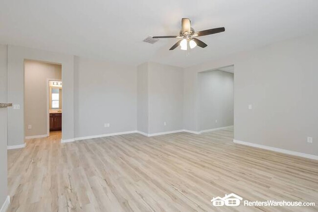 Building Photo - Recently updated 3 Bed, 2 Bath home in Tuc...