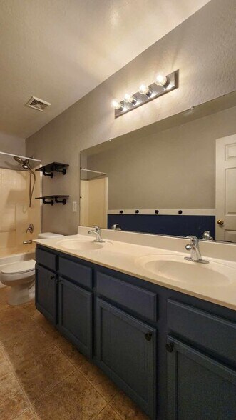 Building Photo - 43274 W Kimberly St