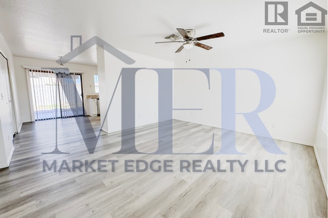 Building Photo - 3Bed/2Bath Home at 107th Ave/Olive! $399 M...