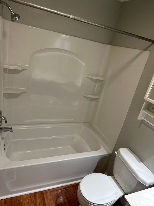 Building Photo - 2-Bedroom, 2-Bathroom End Unit Condo with ...