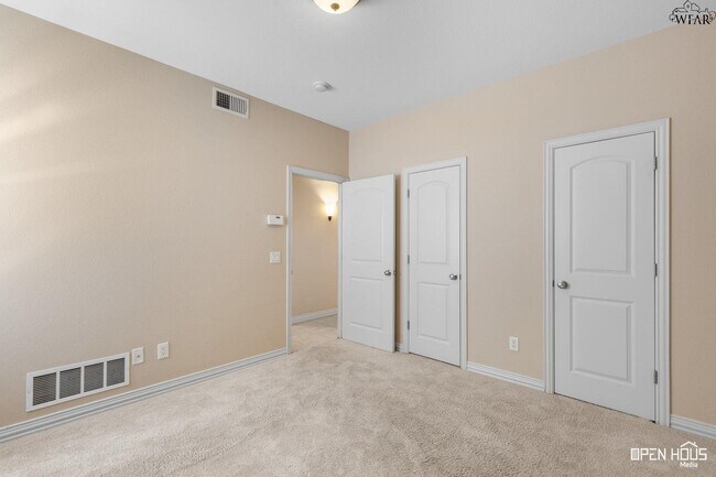 Building Photo - 4122 Candlewood Cir