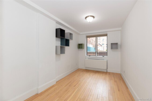Building Photo - 116-11 Curzon Rd