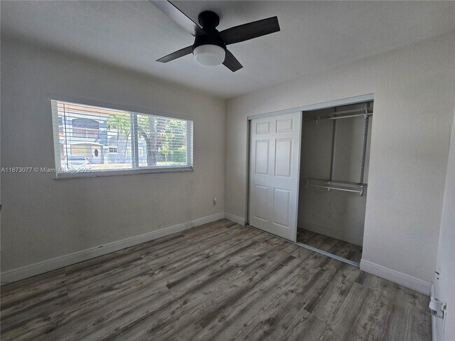 Building Photo - 2850 W 80th St