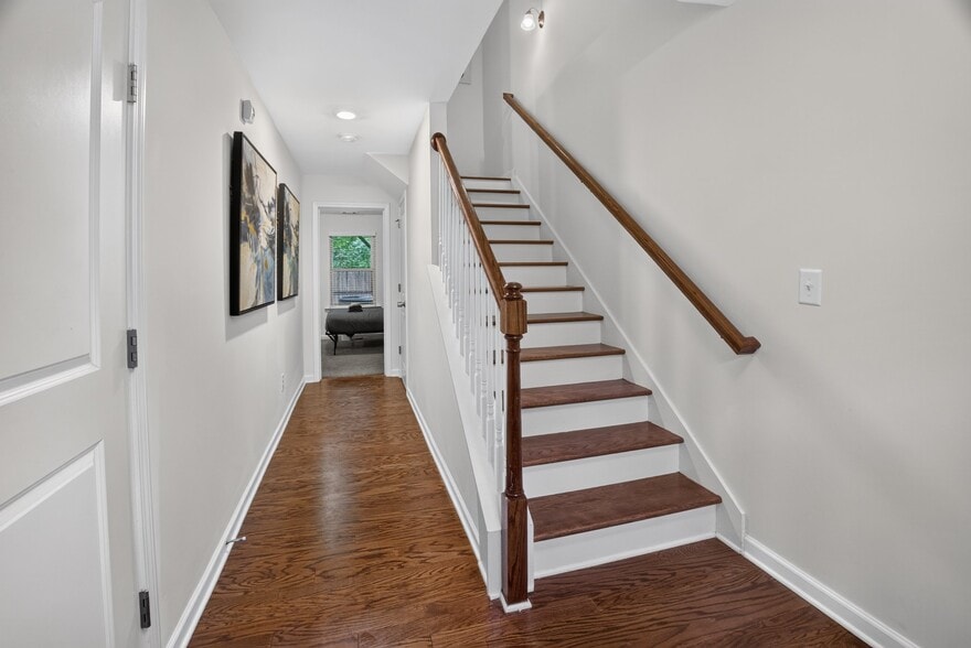 Building Photo - 865 Society Cir
