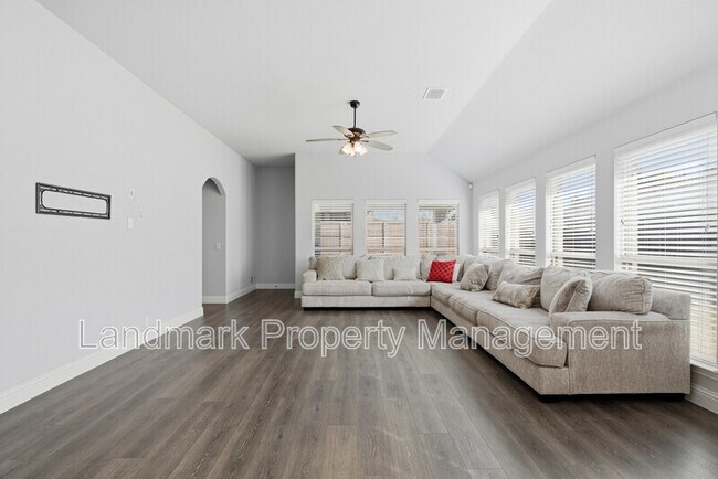 Building Photo - 310 Marigold Ct