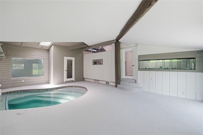 Building Photo - 7210 Valrie Ln
