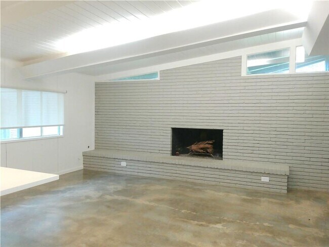 Building Photo - 219 Purl Pl