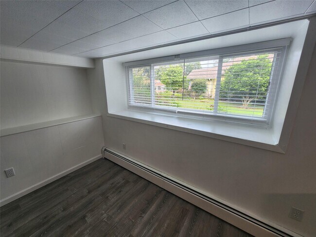 Building Photo - 16 Ardmore St