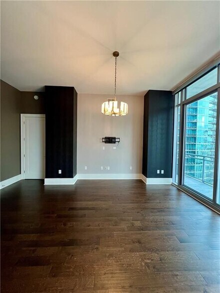 Building Photo - 1065 Peachtree St NE