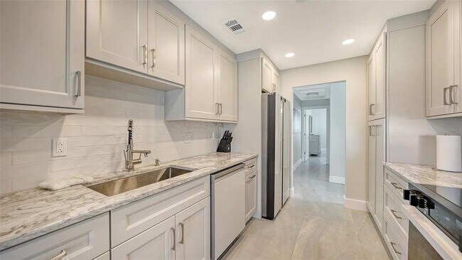 Building Photo - 131 Whispering Sands Cir