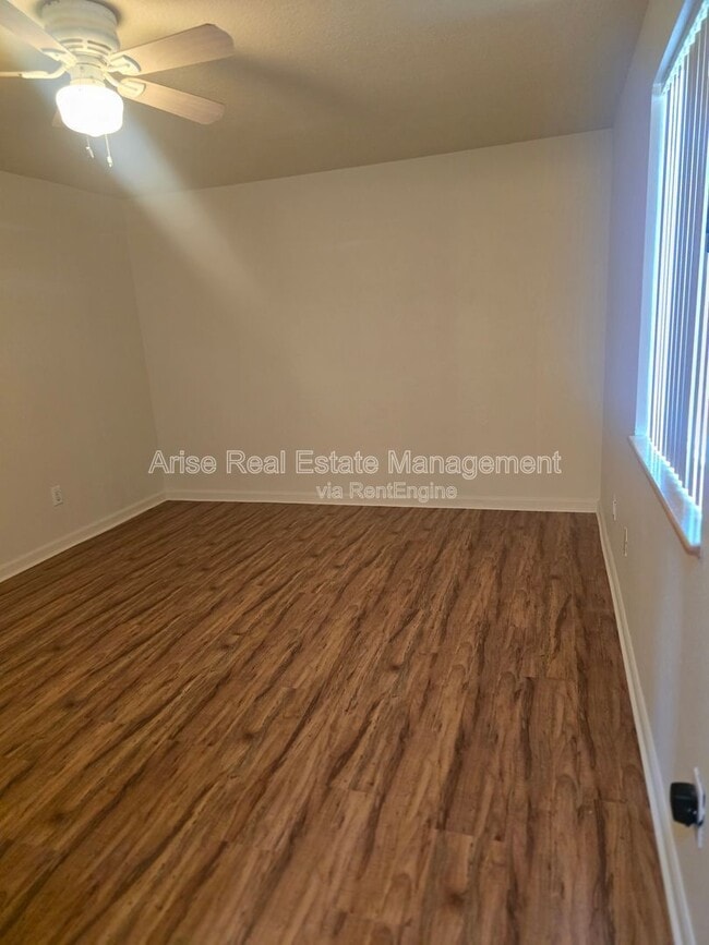 Building Photo - 803 Scenic Loop