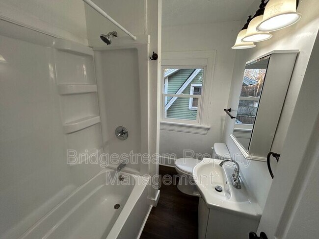 Building Photo - 167 W Hudson Ave