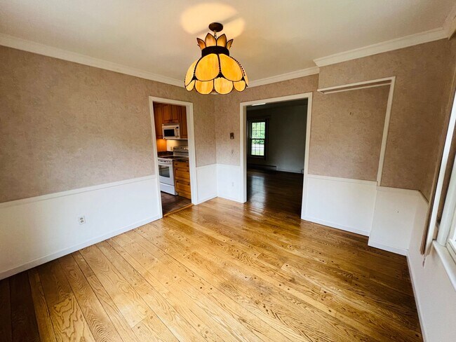 Building Photo - 401 Apperson Dr