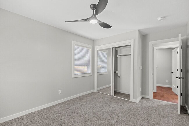 Building Photo - 809 Carson Dr