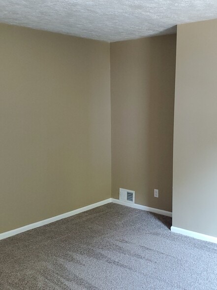 Front Bedroom - 2903 California Ave