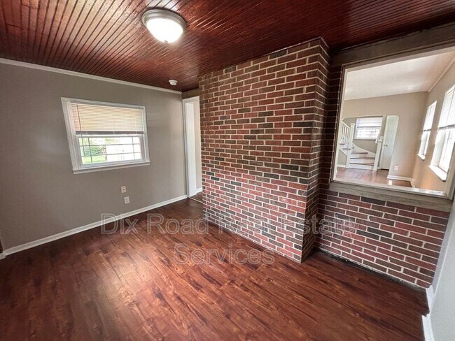 Building Photo - 2703 Roosevelt Blvd