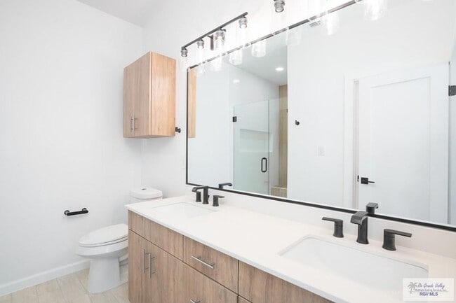 Building Photo - 3604 Hidalgo Cir