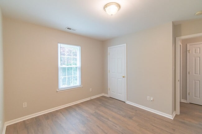 Building Photo - Lovely home in Monroe!