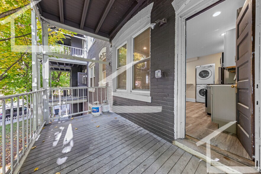 Building Photo - 40 Brackett St