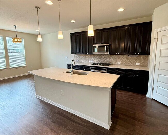 Building Photo - 14004 Hedera Dr