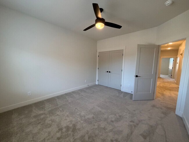 Building Photo - 622 Hemsworth Ln