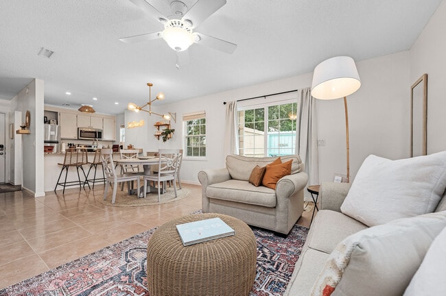 Building Photo - 17462 Front Beach Rd