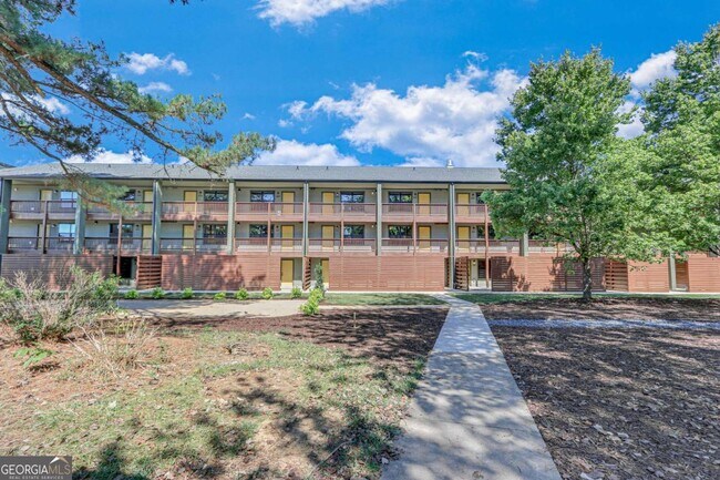 Building Photo - 710 Jesse Jewell Pkwy SE