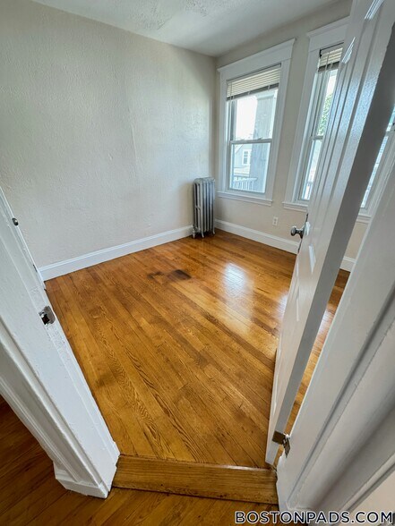 Building Photo - 41 Atkins St