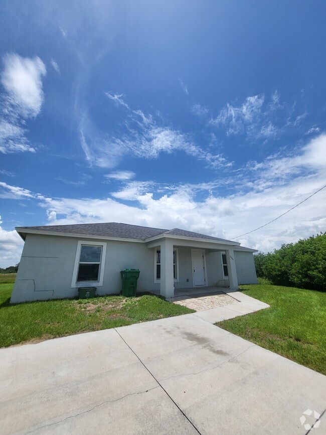 Building Photo - 8309 Lena Ct