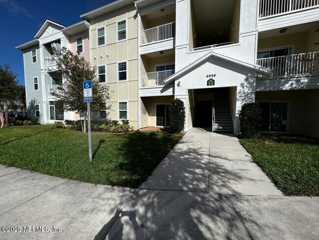 Building Photo - 4959 Key Lime Dr