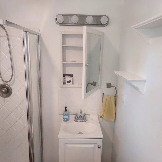 Building Photo - 17913 San Carlos Dr