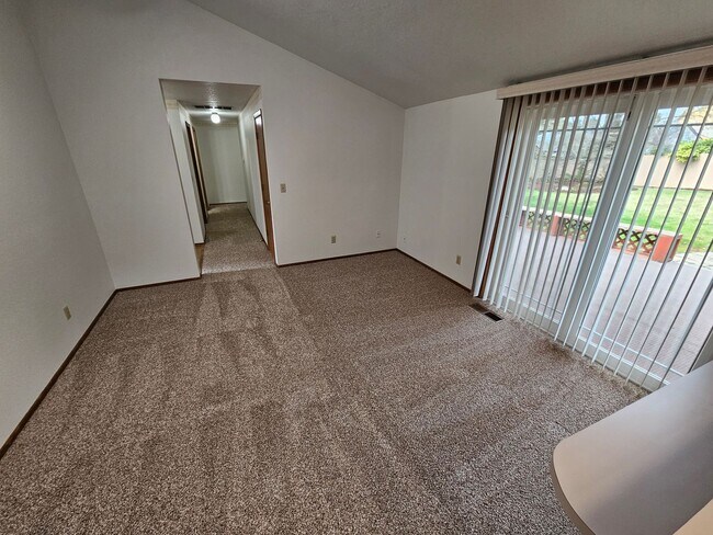 Building Photo - 855 Fran St SE