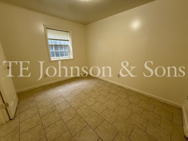 Building Photo - Your Perfect 1 Bedroom Oasis Awaits at Wal...