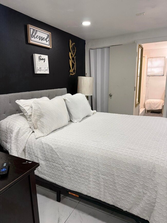 Building Photo - 3621 NW 3rd St